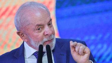 Lula diz que seguirá falando com chefes de Estado em busca de decisão sobre tarifas de Trump