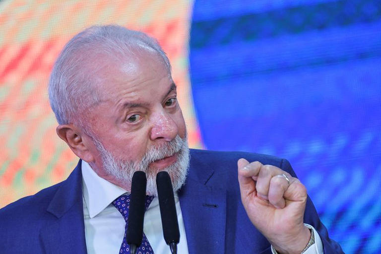 No momento, você está visualizando Lula diz que seguirá falando com chefes de Estado em busca de decisão sobre tarifas de Trump