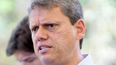 Tarcísio leva pleito à Casa Branca e defende negociação contra tarifaço