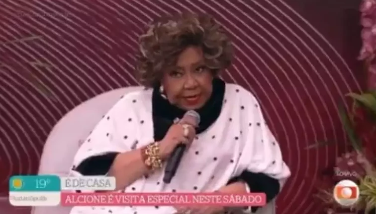 No momento, você está visualizando Na Globo, cantora Alcione diz que vai fazer macumba para Trump