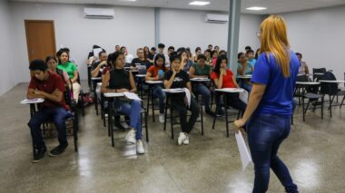 Prefeitura de Manaus divulga listas de selecionados para oficina ‘Morango do Amor’ e curso ‘Segredos do Alisamento’