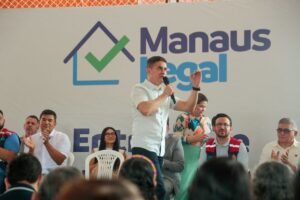 Leia mais sobre o artigo Prefeito David Almeida consolida maior programa de regularização fundiária da história de Manaus e entrega 300 títulos definitivos na Cidade do Leste