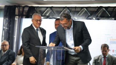 Governador Wilson Lima destaca avanços no saneamento e instala nova estrutura que vai apoiar municípios do interior