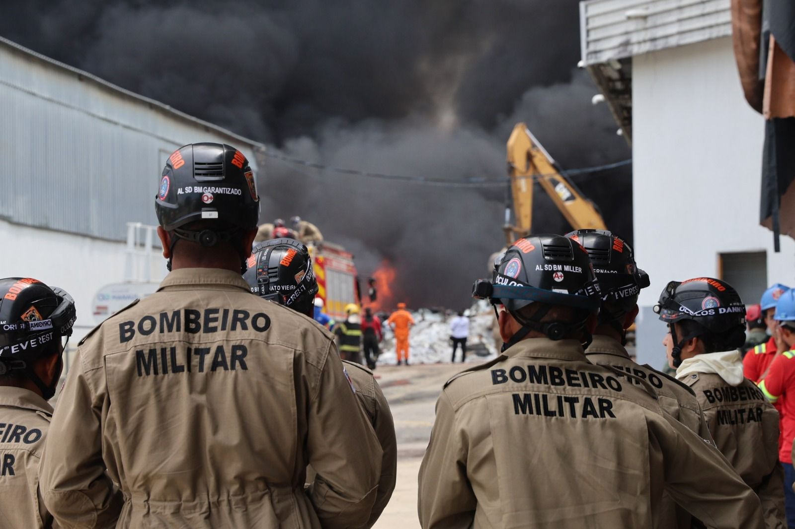 No momento, você está visualizando Governo do Amazonas monta força-tarefa para combater incêndio de grandes proporções em Manaus