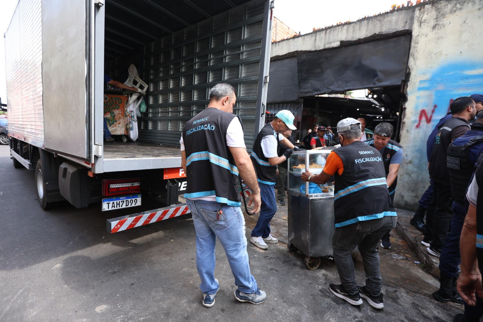 No momento, você está visualizando Entidades de ambulantes e feirantes apoiam ação de reordenamento no Centro de Manaus
