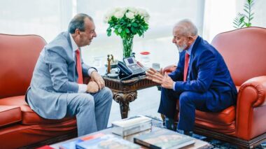 Omar participa de reunião com Lula e Kassab no Alvorada