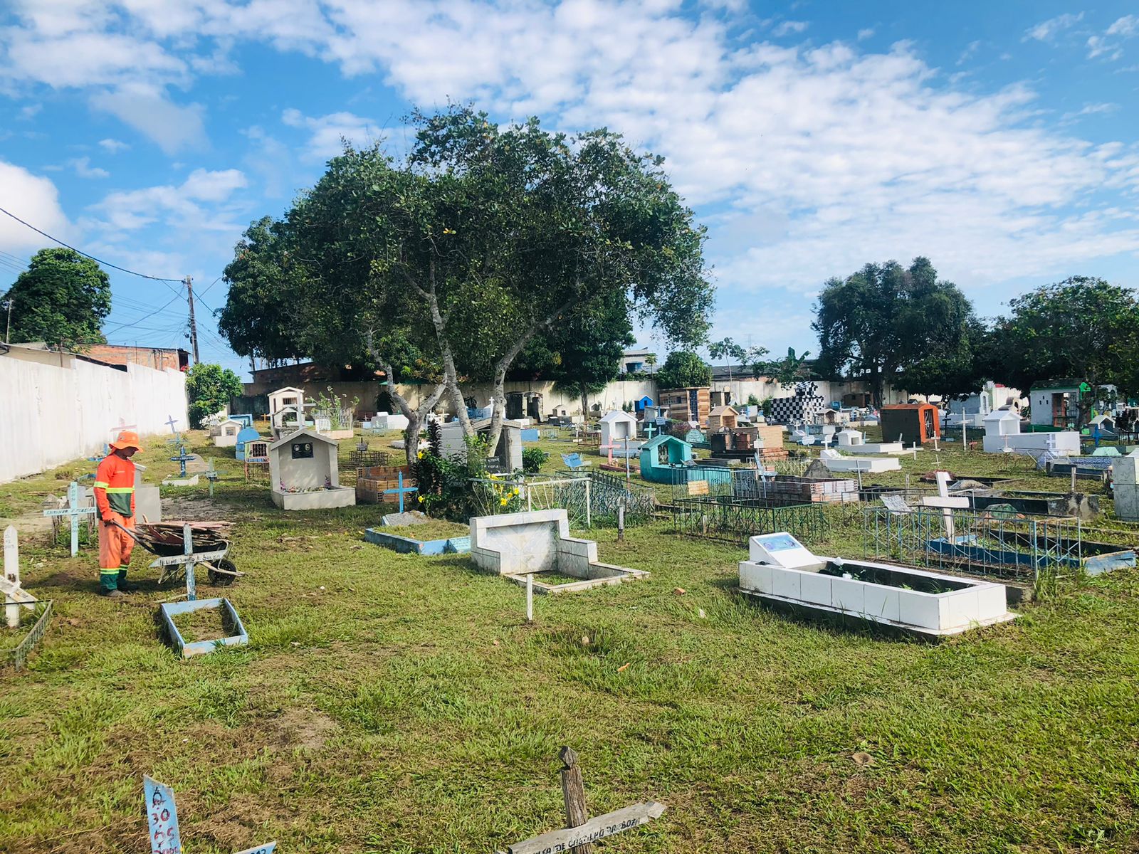 No momento, você está visualizando Prefeitura mobiliza 500 servidores e oferece programação religiosa e cultural nos campos santos da capital neste domingo