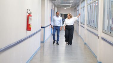 Governador Wilson Lima leva padrão Delphina ao HPS Platão Araújo e apresenta balanço do primeiro mês de novo modelo de gestão com aumento de 49% das cirurgias