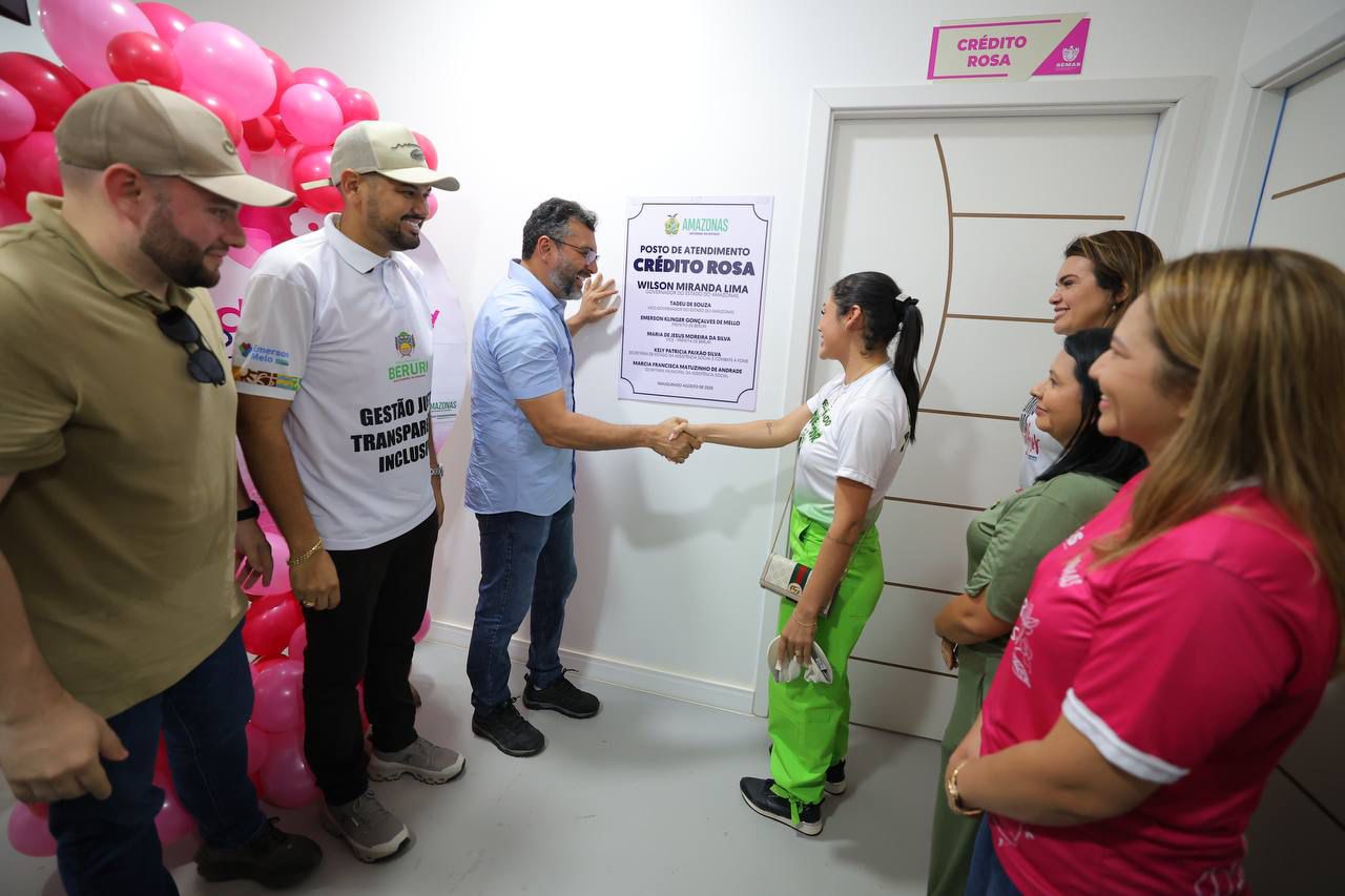 No momento, você está visualizando Governador Wilson Lima inaugura ponto fixo do Crédito Rosa em Beruri