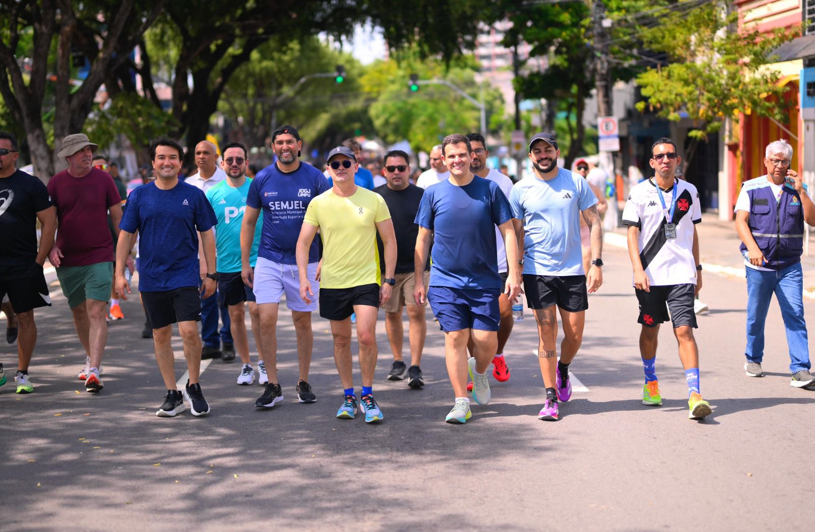 No momento, você está visualizando Segundo domingo de ‘Faixa Liberada’ atrai multidão ao Centro e prefeito David Almeida destaca sucesso da iniciativa