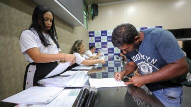 Governador Wilson Lima anuncia 10 mil novos contemplados no segundo ciclo do projeto CNH Social