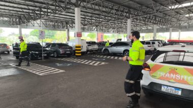Prefeitura de Manaus intensifica fiscalização e combate ao uso irregular de vagas especiais em supermercados e shoppings