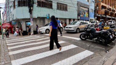 Centro de Manaus recebe nova sinalização e organização do trânsito por meio do ‘Mutirão no Bairro’ da prefeitura
