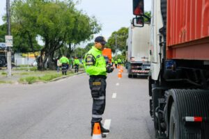 Leia mais sobre o artigo Prefeitura de Manaus reforça operações ‘Cavalo de Aço’ e ‘Carga Pesada’ e ultrapassa 1,6 mil autuações em 2025