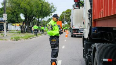 Prefeitura de Manaus reforça operações ‘Cavalo de Aço’ e ‘Carga Pesada’ e ultrapassa 1,6 mil autuações em 2025