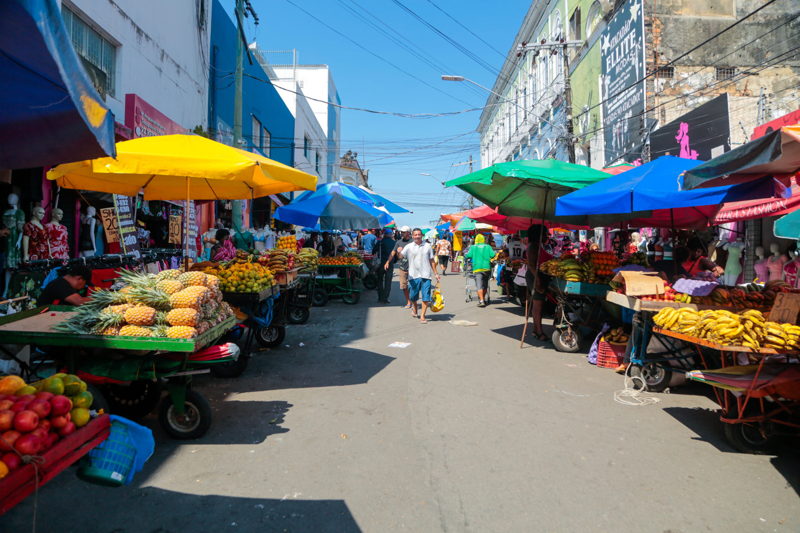 No momento, você está visualizando Prefeitura de Manaus amplia vagas na ‘Feirinha do Imigrante’ na rua Rocha dos Santos