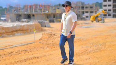 Prefeito David Almeida destaca avanço das obras do residencial Mário Haddad, na avenida do Turismo