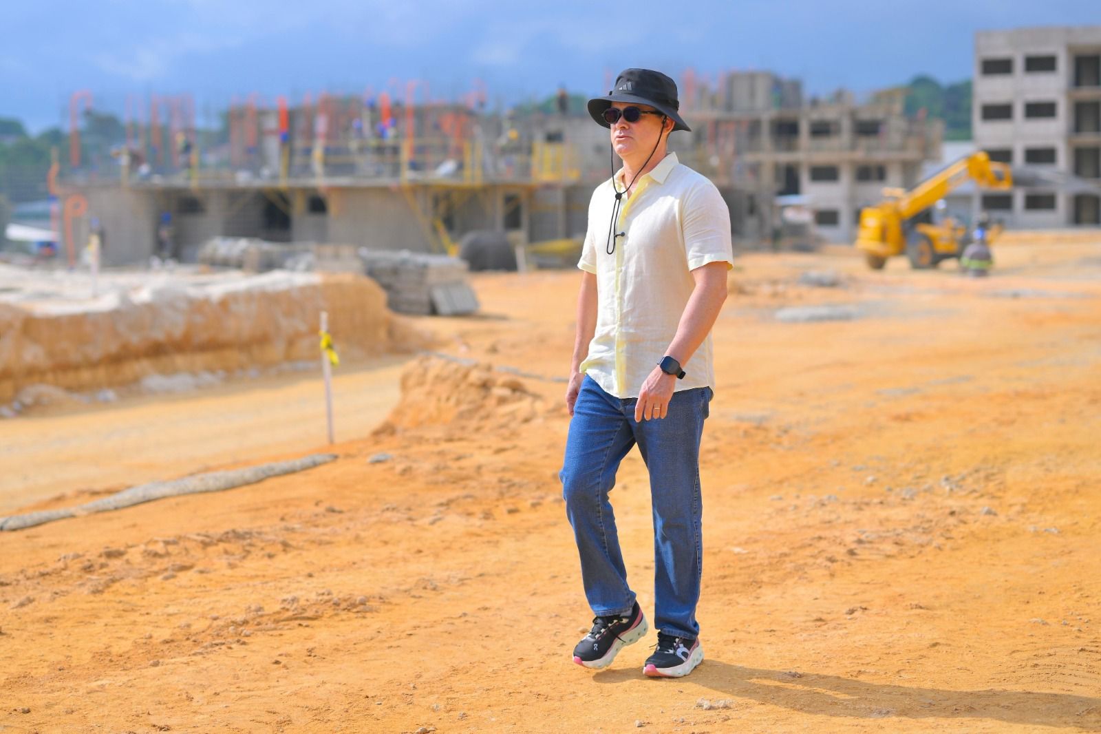 No momento, você está visualizando Prefeito David Almeida destaca avanço das obras do residencial Mário Haddad, na avenida do Turismo