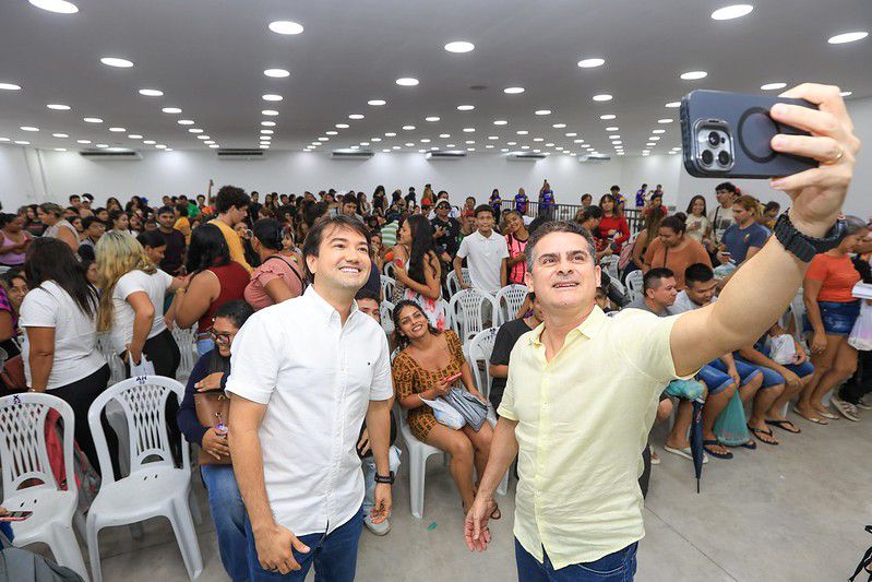 No momento, você está visualizando Prefeito David Almeida acompanha entrega de pulseiras do #SouManaus Passo a Paço 2025 e alerta contra venda ilegal