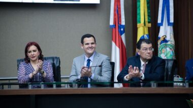 Vice-prefeito Renato Junior prestigia Sessão Especial da Aleam em reconhecimento ao ministro Mauro Campbell do STJ