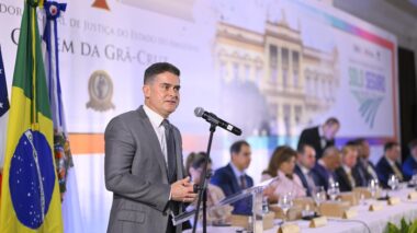 Prefeito David Almeida anuncia entrega de 900 títulos no Morro da Liberdade durante encerramento da Semana Solo Seguro Amazônia