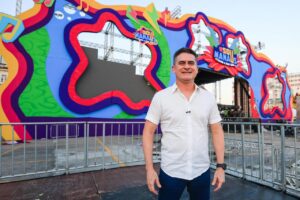 Leia mais sobre o artigo Prefeito David Almeida acompanha fase final da montagem da mega estrutura do ‘#SouManaus Passo a Paço 2025’ e reforça programação cultural