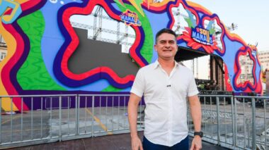 Prefeito David Almeida acompanha fase final da montagem da mega estrutura do ‘#SouManaus Passo a Paço 2025’ e reforça programação cultural