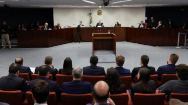 STF retoma julgamento por tentativa de golpe e terá sustentação de defesa de Bolsonaro