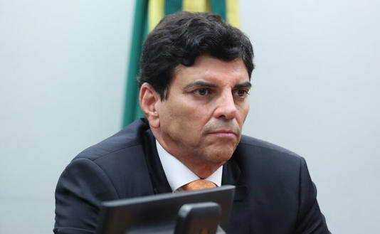 No momento, você está visualizando Motta coloca PEC da Blindagem na pauta após troca de relator e marca reunião sobre anistia pelo 8/1
