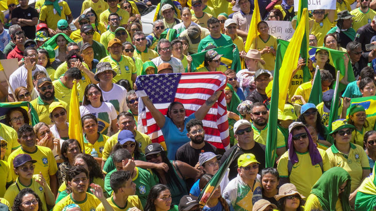 No momento, você está visualizando Brasil não tem ‘soberania monetária’ para enfrentar sanções de Trump, alerta especialista