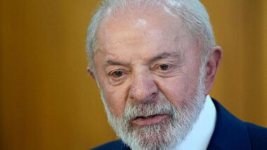Lula reage contra tarifas dos EUA após condenação de Bolsonaro