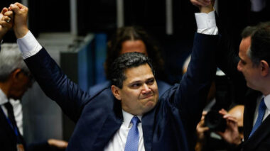Alcolumbre manda PEC da Blindagem para Comissão de Justiça do Senado