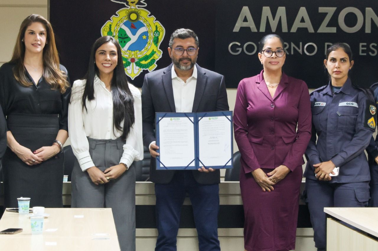 No momento, você está visualizando Governador Wilson Lima sanciona lei que autoriza uso de armas de choque por mulheres no Amazonas