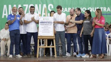 Em Presidente Figueiredo, governador Wilson Lima inaugura primeiro Castramóvel do interior e beneficia o setor social