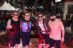 Leia mais sobre o artigo Artistas locais brilham no palco Mangueirão e fazem história na segunda noite do ‘#SouManaus Passo a Paço 2025’