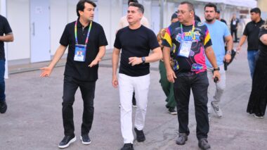 Prefeito David Almeida abre segunda noite do ‘#SouManaus Passo a Paço 2025’ e reforça caráter democrático e inclusivo do festival