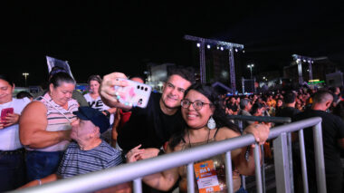 Prefeito David Almeida visita espaço de acessibilidade para PcDs no #SouManaus 2025