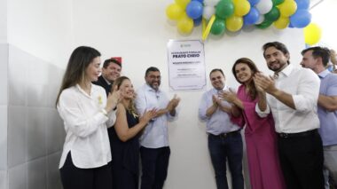 Governador Wilson Lima reinaugura restaurante Prato Cheio do bairro Novo Israel