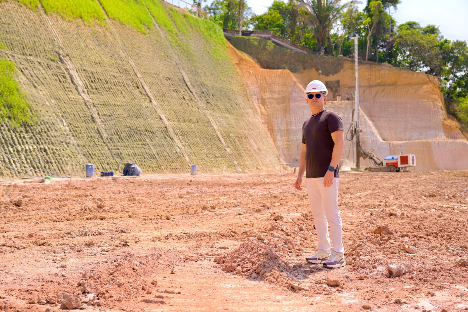 No momento, você está visualizando Prefeito David Almeida acompanha avanço das obras do Parque Encontro das Águas Rosa Almeida