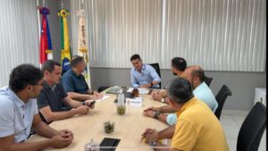 Leia mais sobre o artigo Prefeito David Almeida anuncia banca organizadora do concurso da Semed com mais de mil vagas