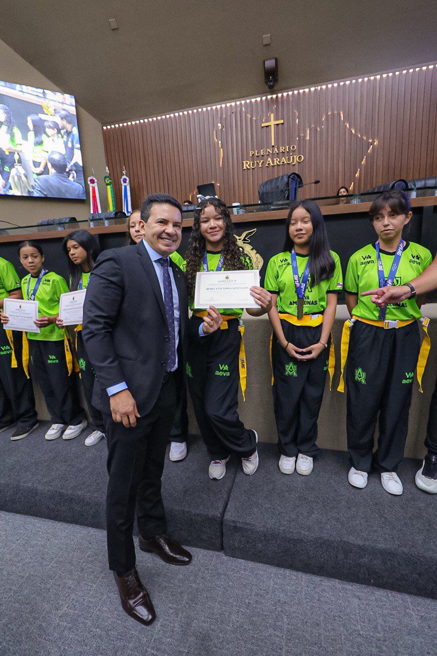 No momento, você está visualizando Delegado Péricles destaca apoio à AEVA e celebra conquista inédita do time feminino Sub-15 de Flag Football