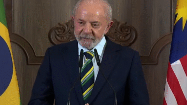 Lula diz que avião de Trump é melhor que o seu e brinca: “Penei mais”