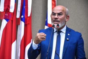 Leia mais sobre o artigo Deputado Cabo Maciel propõe a implantação de transporte a pacientes entre Matupi e Humaitá