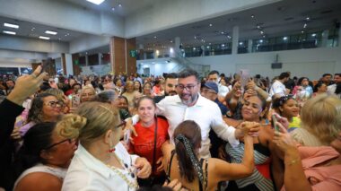 Governador Wilson Lima destaca avanços das políticas para pessoa idosa em baile ‘Bolero Noite Dançante’