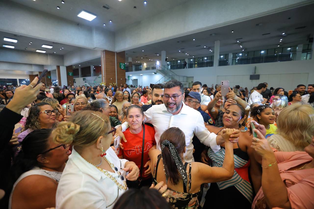 No momento, você está visualizando Governador Wilson Lima destaca avanços das políticas para pessoa idosa em baile ‘Bolero Noite Dançante’