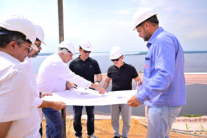 Leia mais sobre o artigo Prefeito David Almeida fiscaliza avanço das obras do parque Encontro das Águas Rosa Almeida