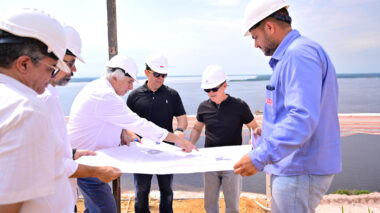 Prefeito David Almeida fiscaliza avanço das obras do parque Encontro das Águas Rosa Almeida