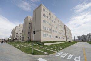 Leia mais sobre o artigo Governador Wilson Lima entrega apartamentos para 48 famílias beneficiadas pelo Subsídio Entrada do Meu Lar