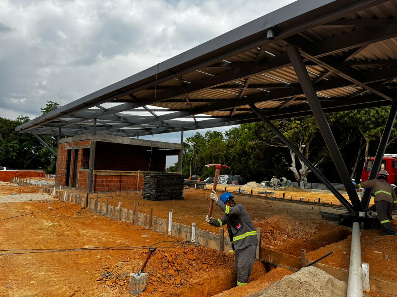 No momento, você está visualizando Projeto de Oscar Niemeyer vai ganhando forma no parque Encontro das Águas Rosa Almeida executado pela Prefeitura de Manaus