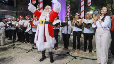 Prefeitura de Manaus entrega decoração de Natal na praça dos Remédios com Cantata Natalina